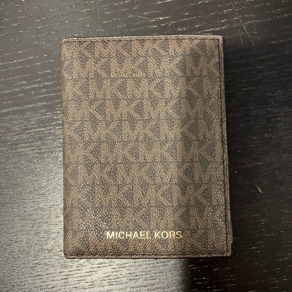 Micheal Kors wallet